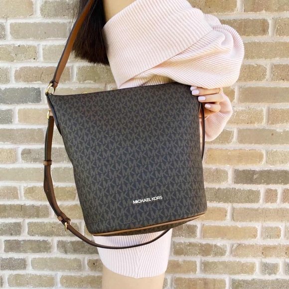 NWT Michael Kors Bucket Bag - Picture 3 of 5